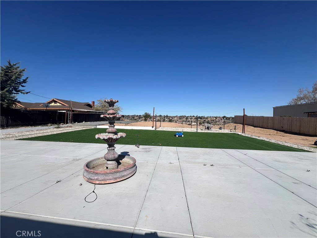 17238 Danbury Avenue