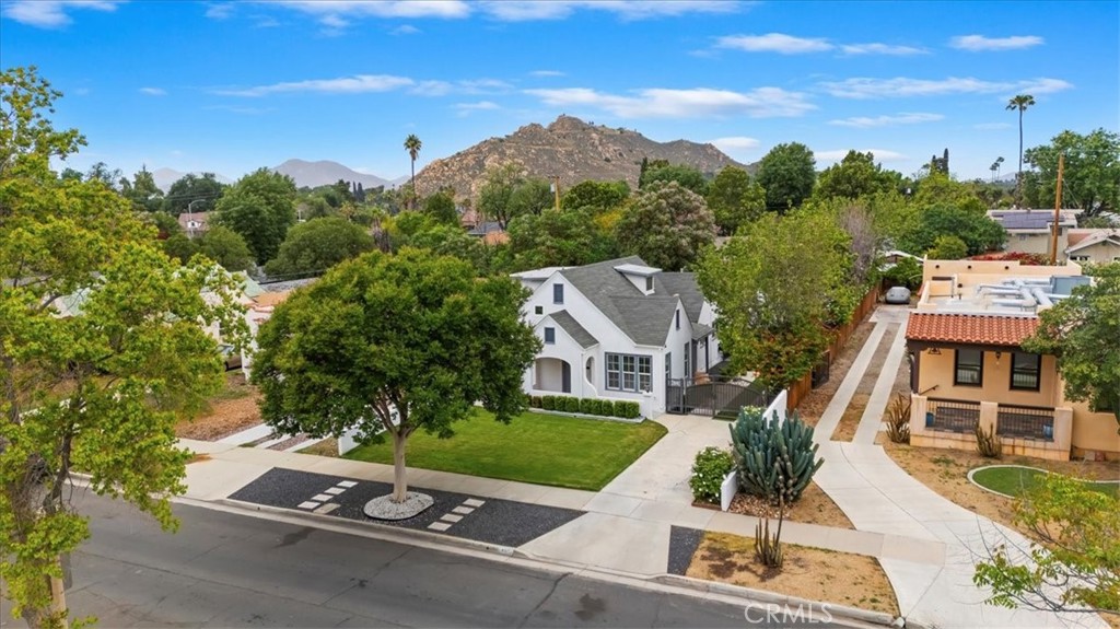 4427 Elmwood Court