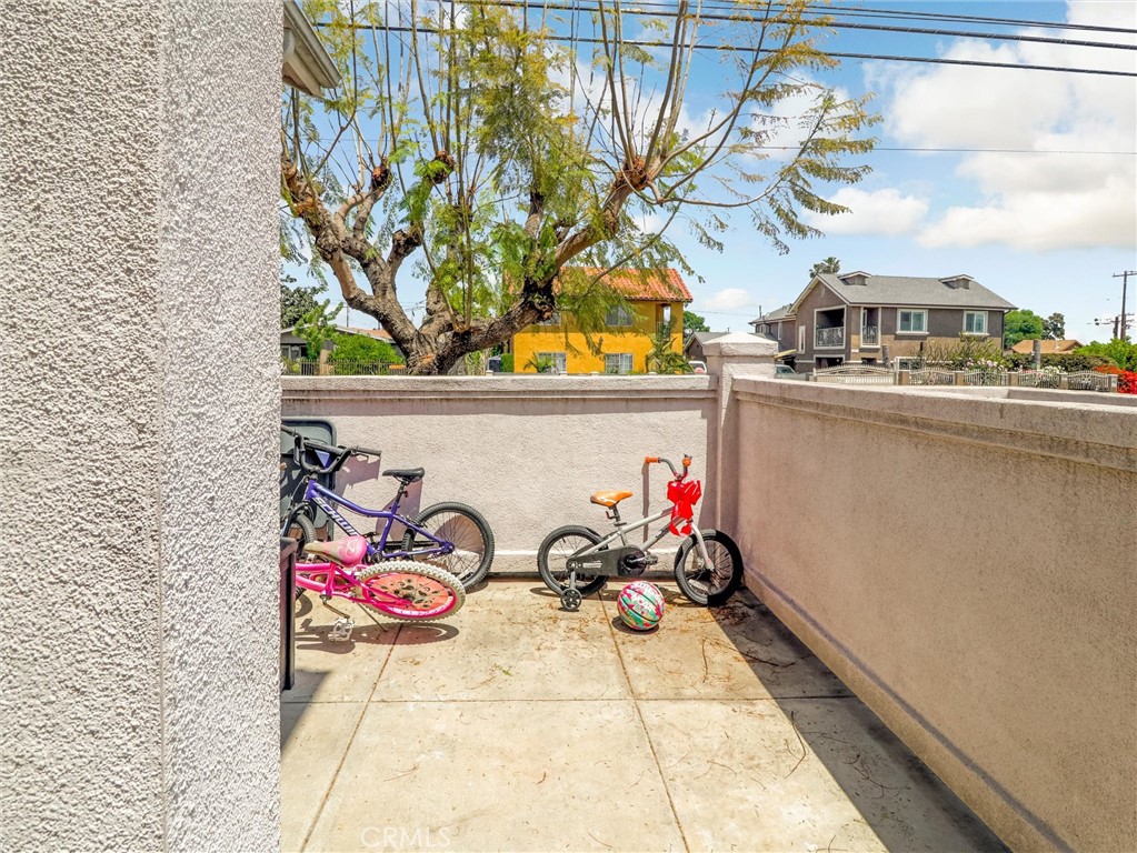 820 W Compton Boulevard 5