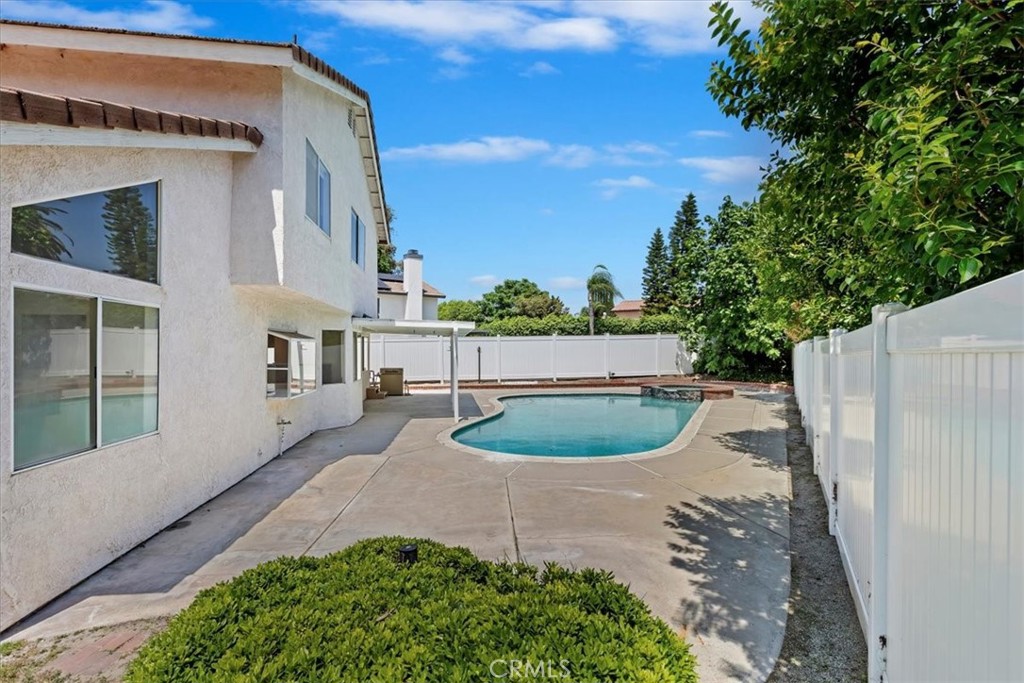 1526 Tonia Court