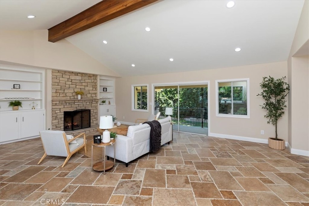 1730 Sunny knoll