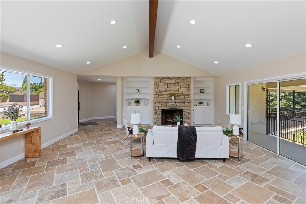 1730 Sunny knoll