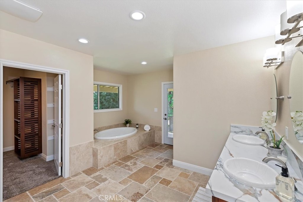 1730 Sunny knoll