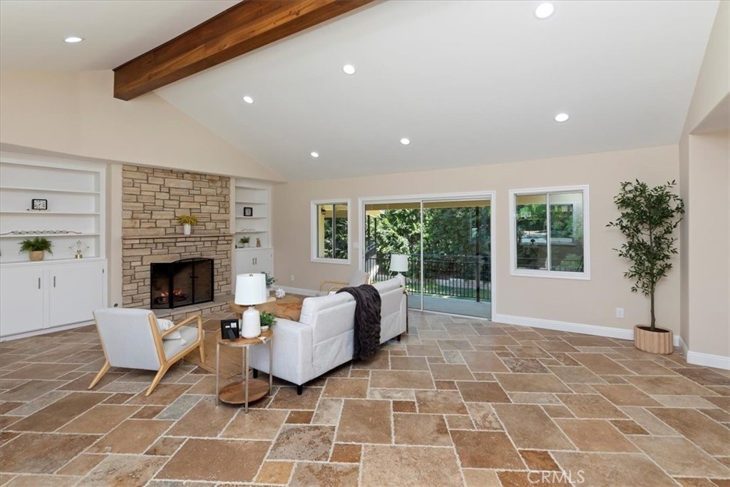 1730 Sunny knoll