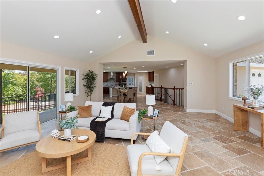 1730 Sunny knoll