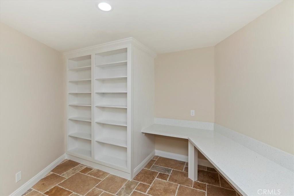 1730 Sunny knoll