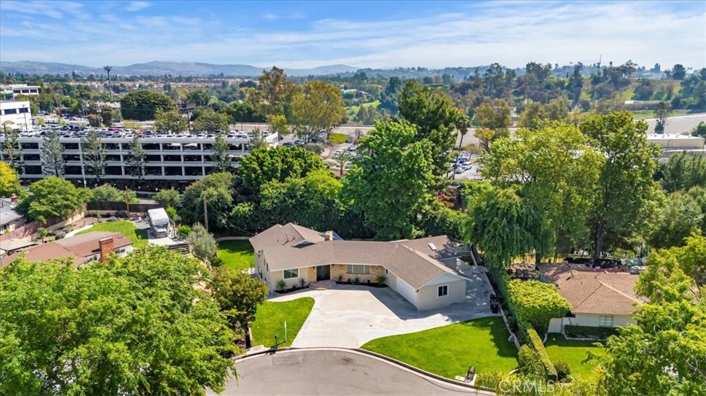 1730 Sunny knoll