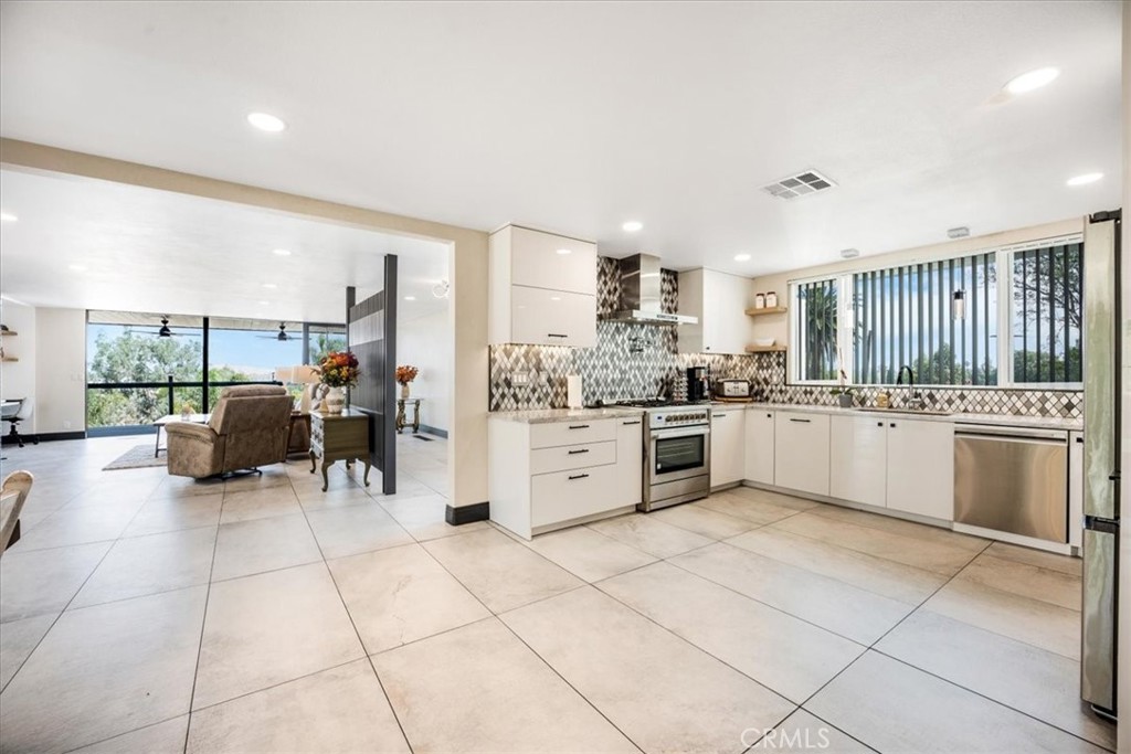 10220 Balmoral Court