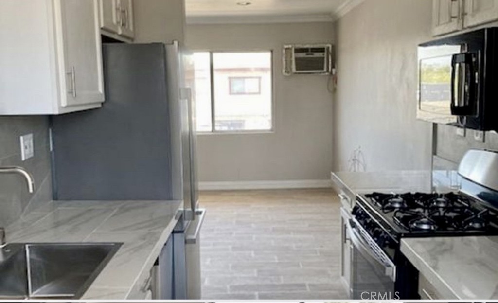 11934 11934 Runnymede Street