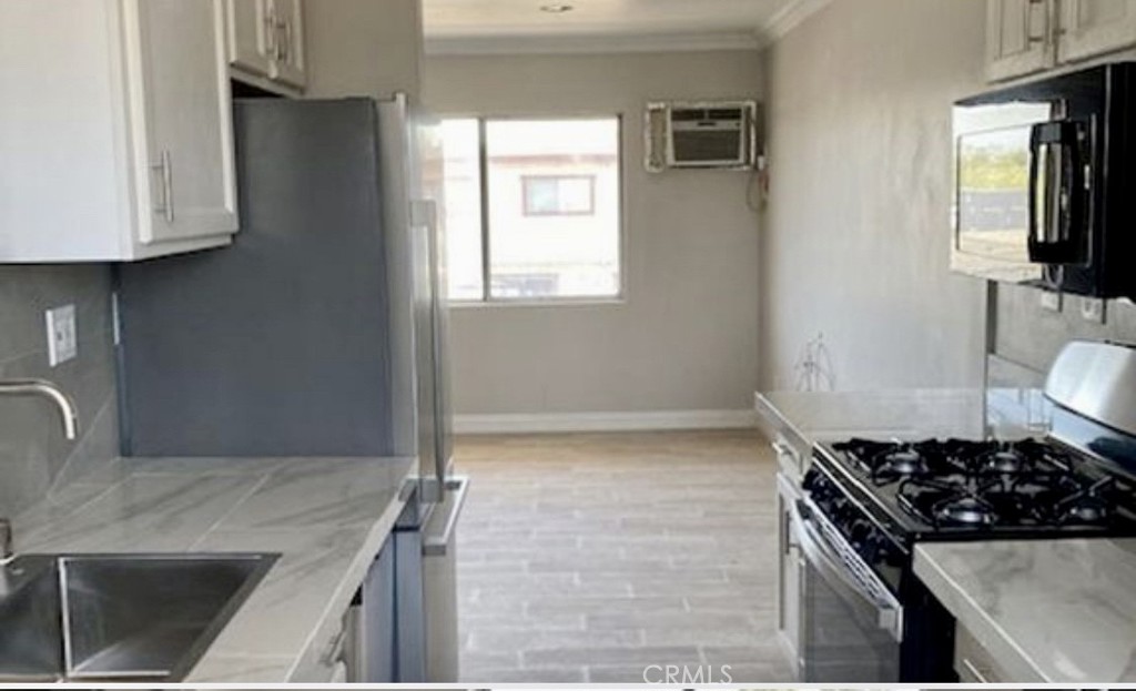 11934 11934 Runnymede Street