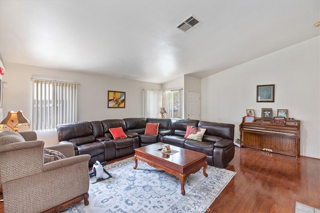 660 Avenida Capistrano