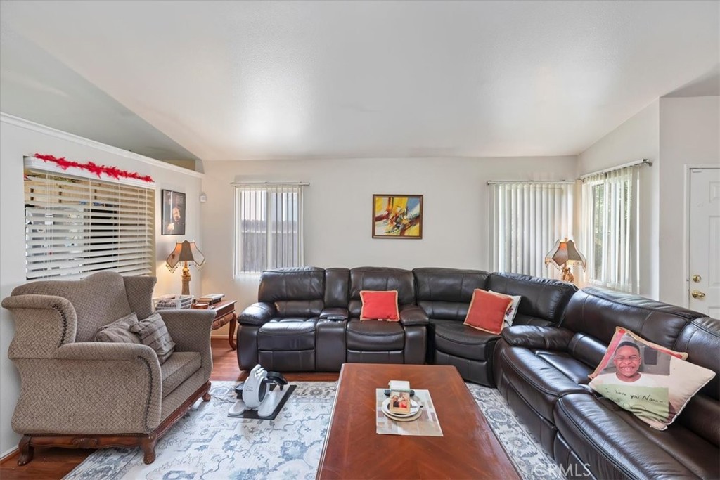 660 Avenida Capistrano