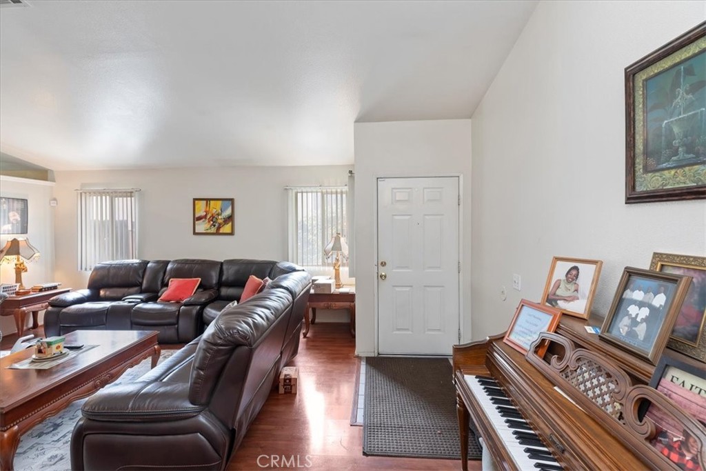 660 Avenida Capistrano