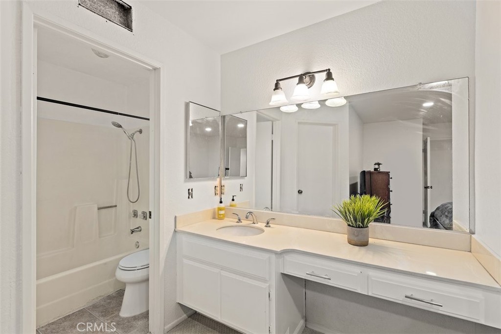 1031 S Palmetto