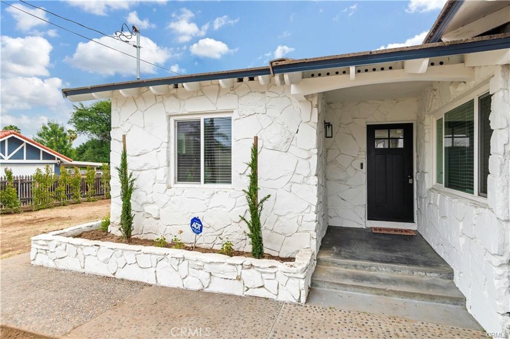 2300 S Stimson Avenue