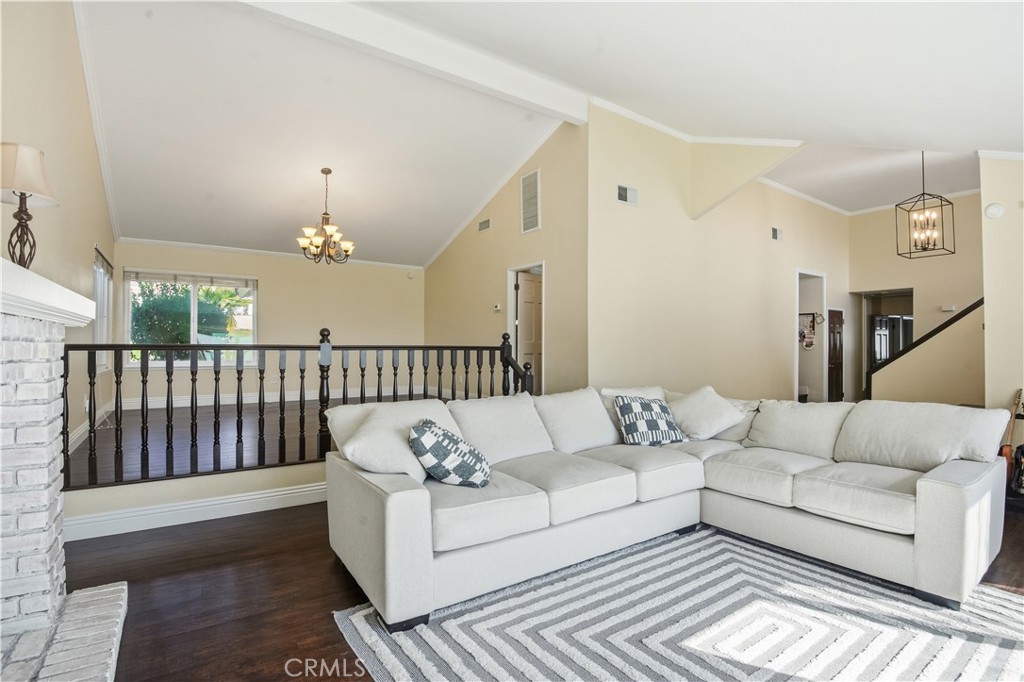 10902 Wilson