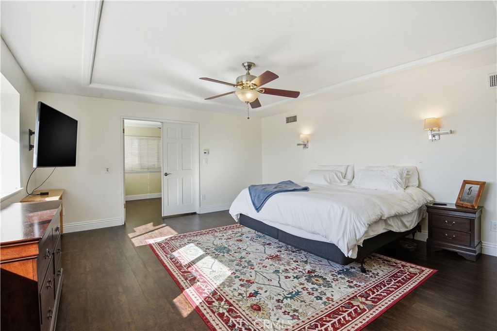 10902 Wilson