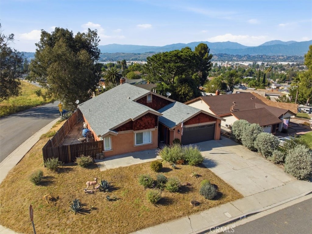 1287 Redwood View