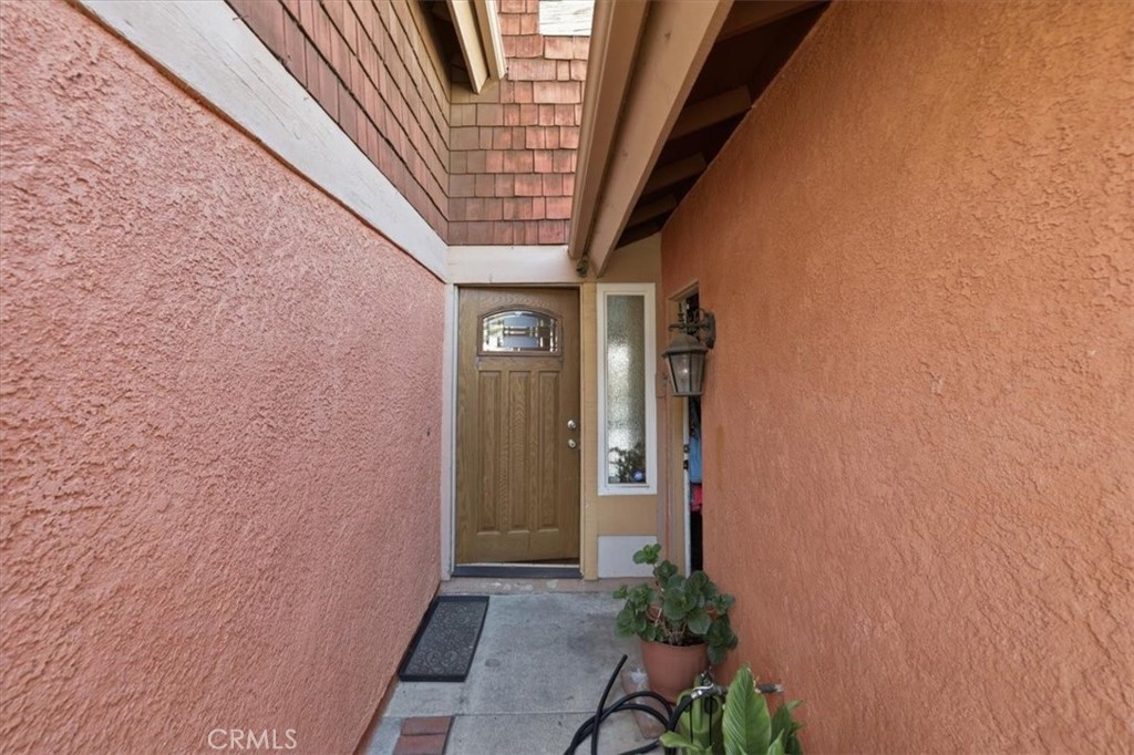 1287 Redwood View