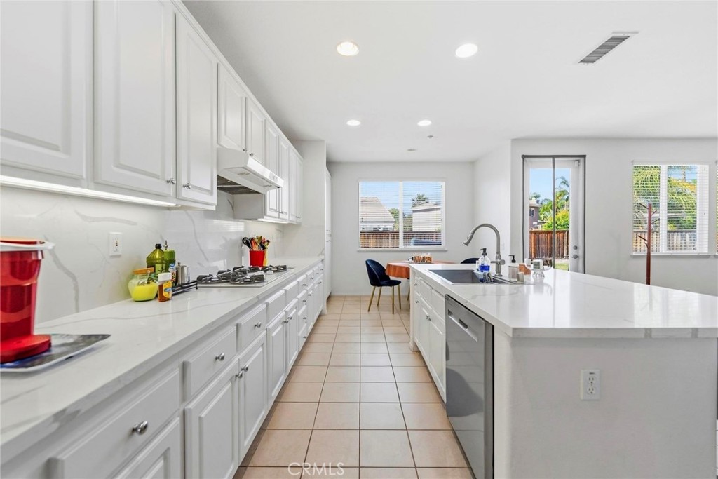 1663 Naranjo Court