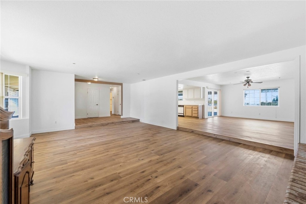 8853 Dufferin