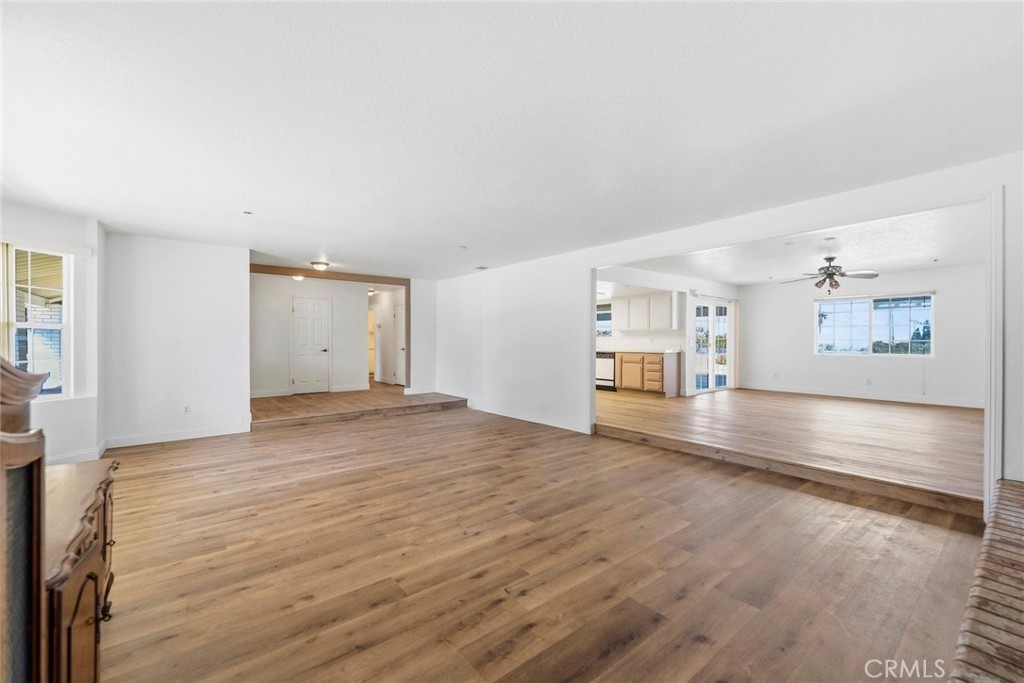 8853 Dufferin