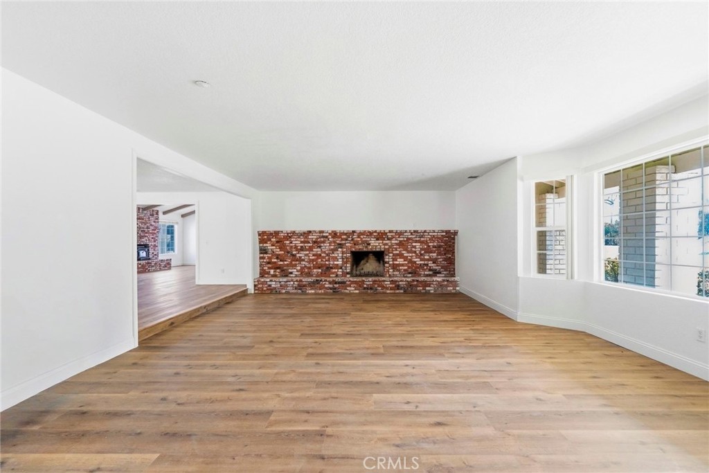 8853 Dufferin