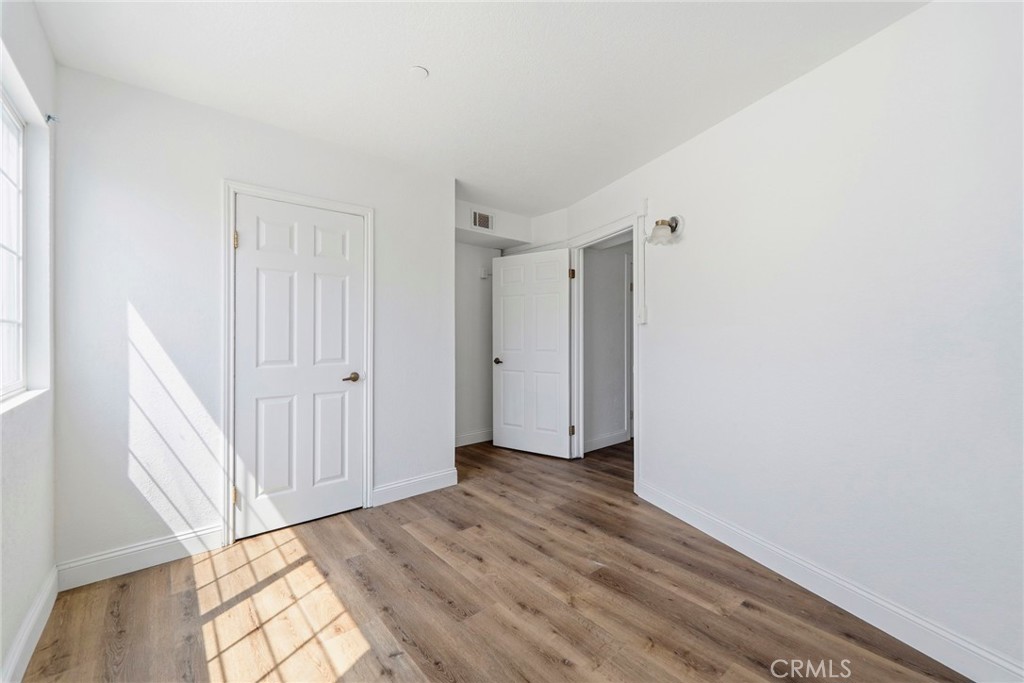 8853 Dufferin