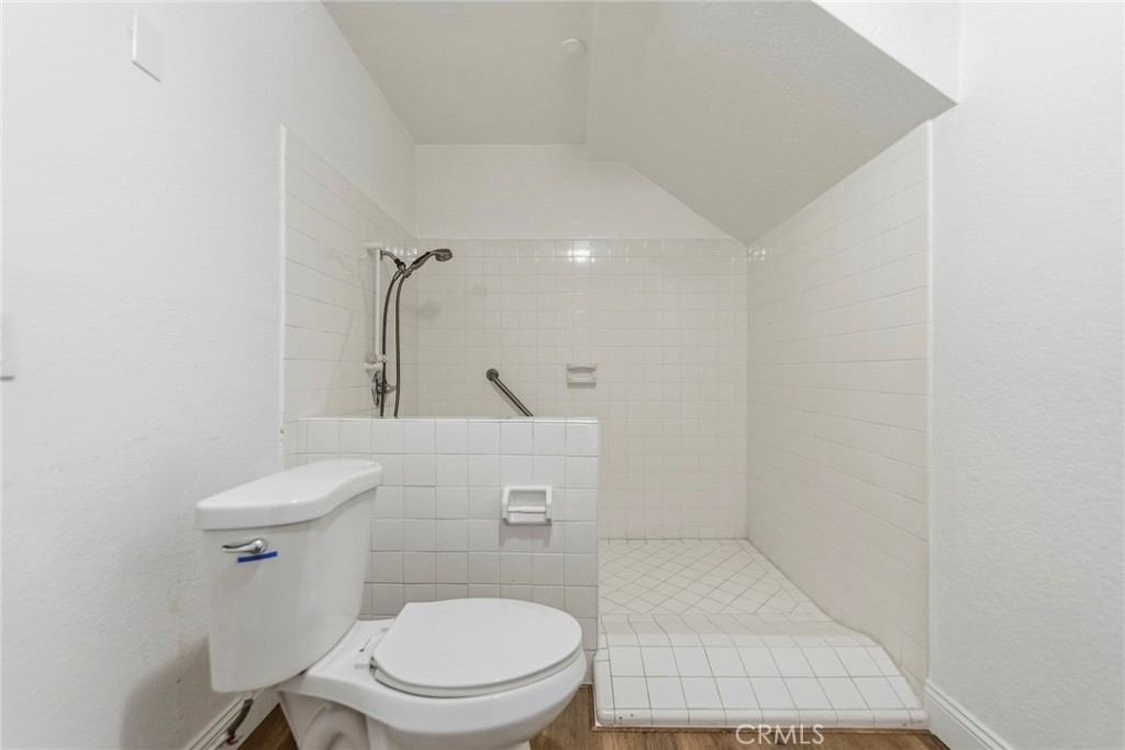 8853 Dufferin