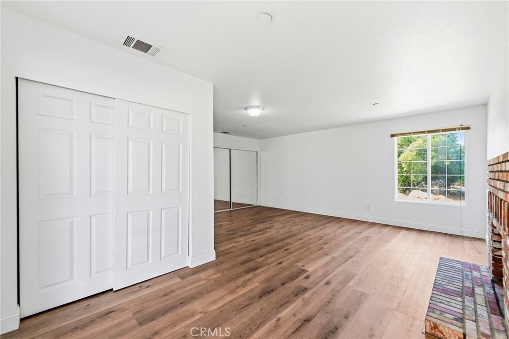 8853 Dufferin