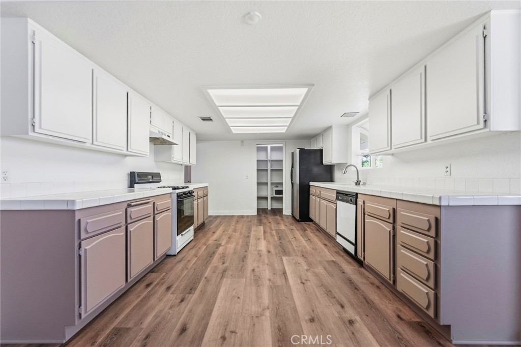 8853 Dufferin