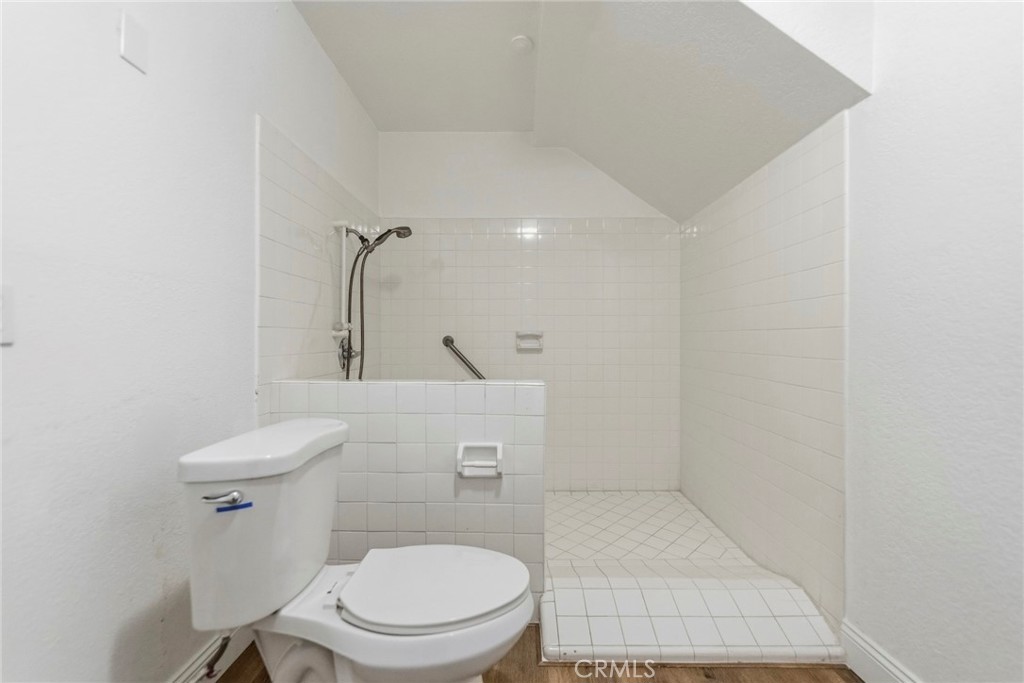 8853 Dufferin