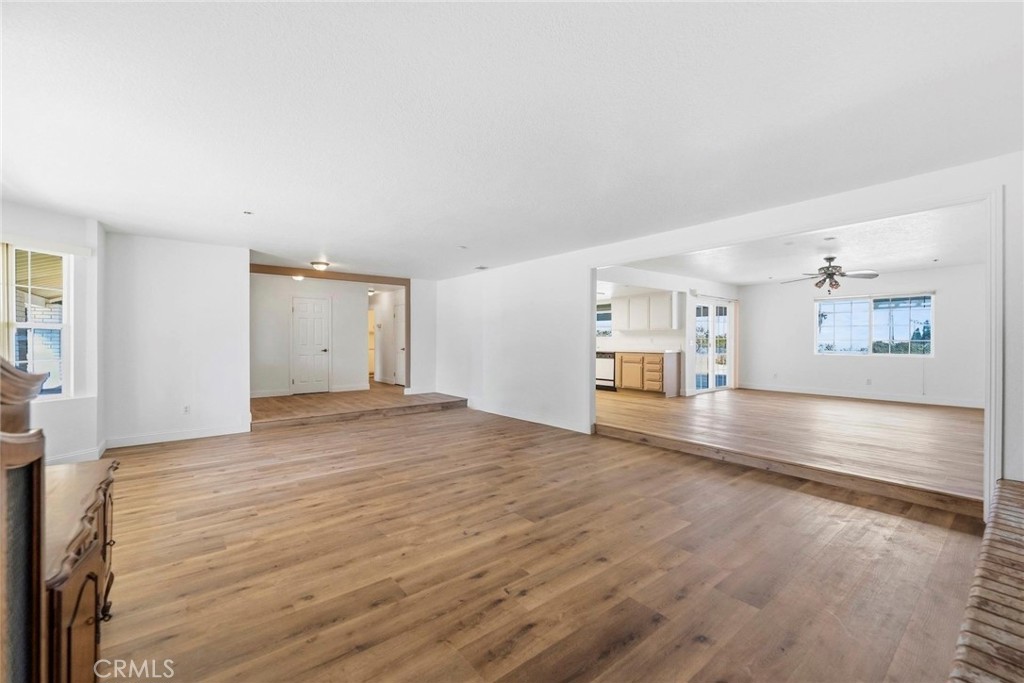 8853 Dufferin
