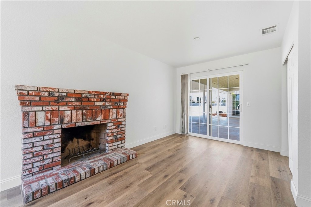 8853 Dufferin