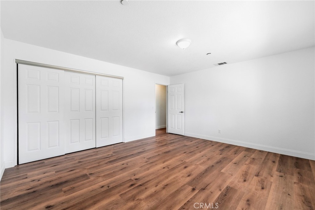 8853 Dufferin