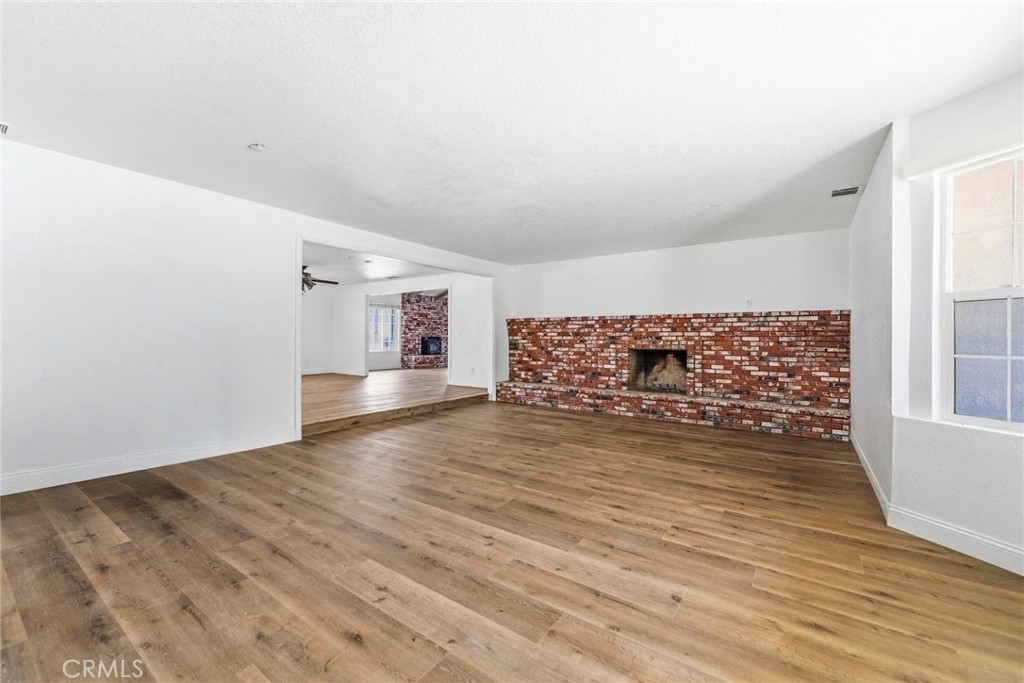 8853 Dufferin