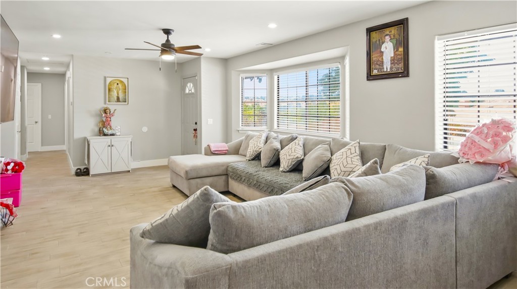 8755 Lassen Ave