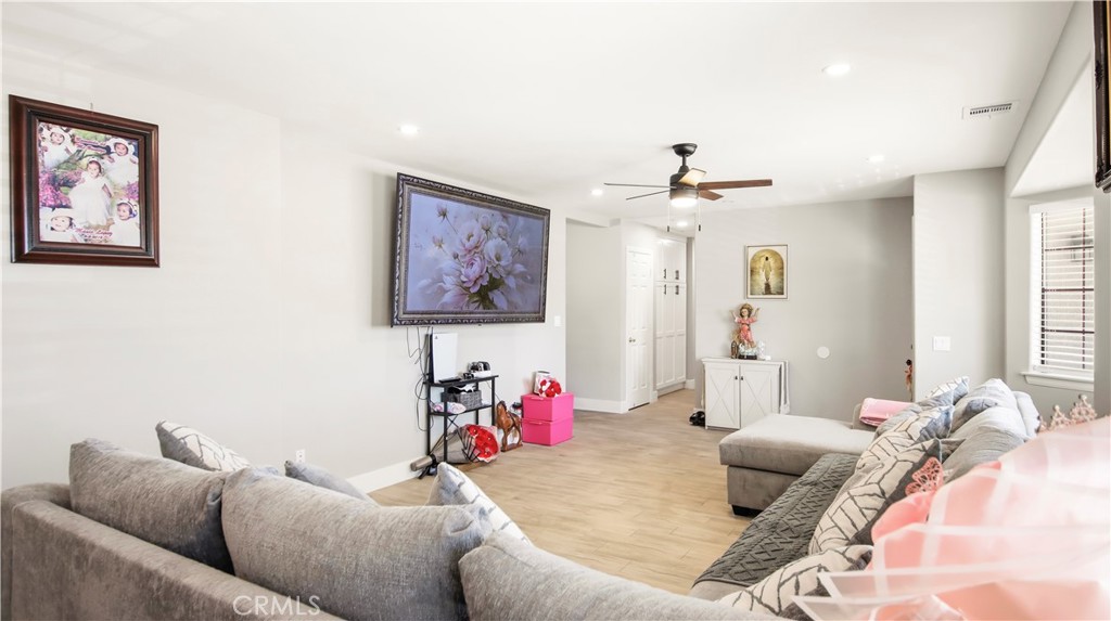 8755 Lassen Ave