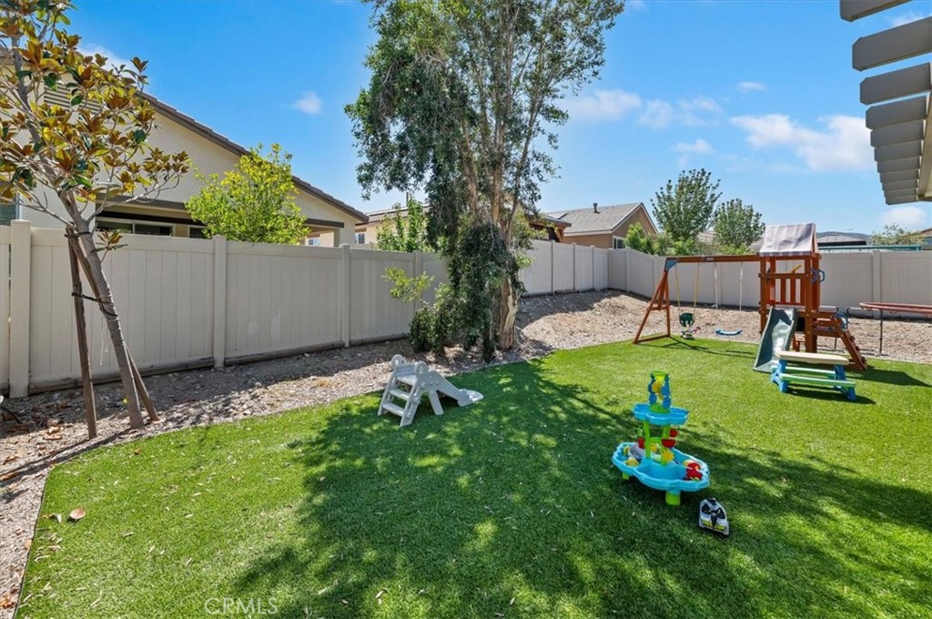 3904 Arrow Wood