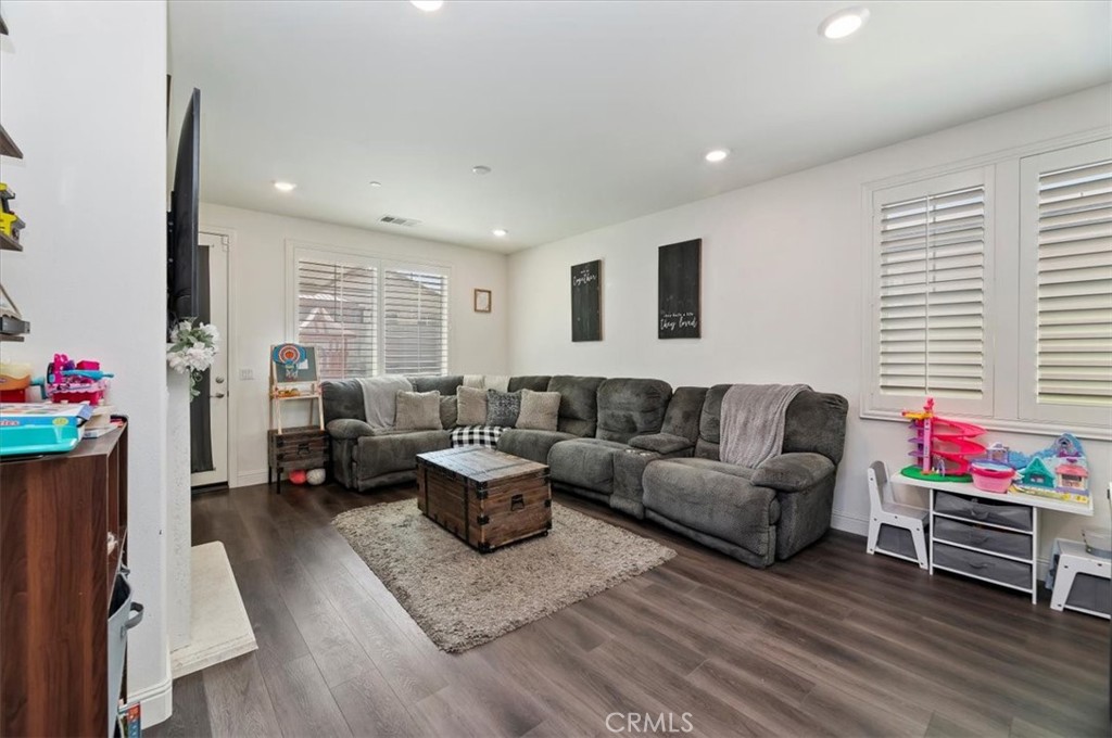3904 Arrow Wood