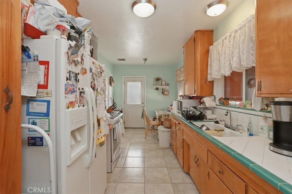 615 W 6th
