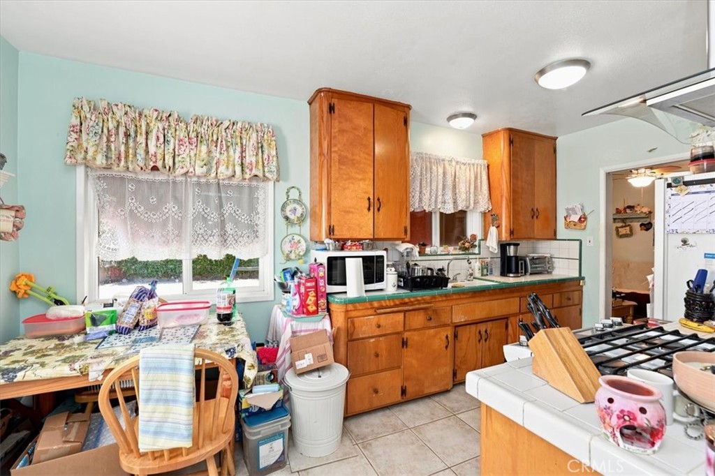 615 W 6th