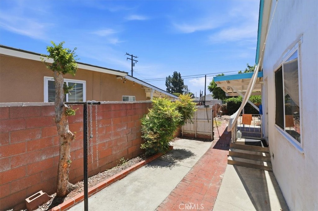 615 W 6th