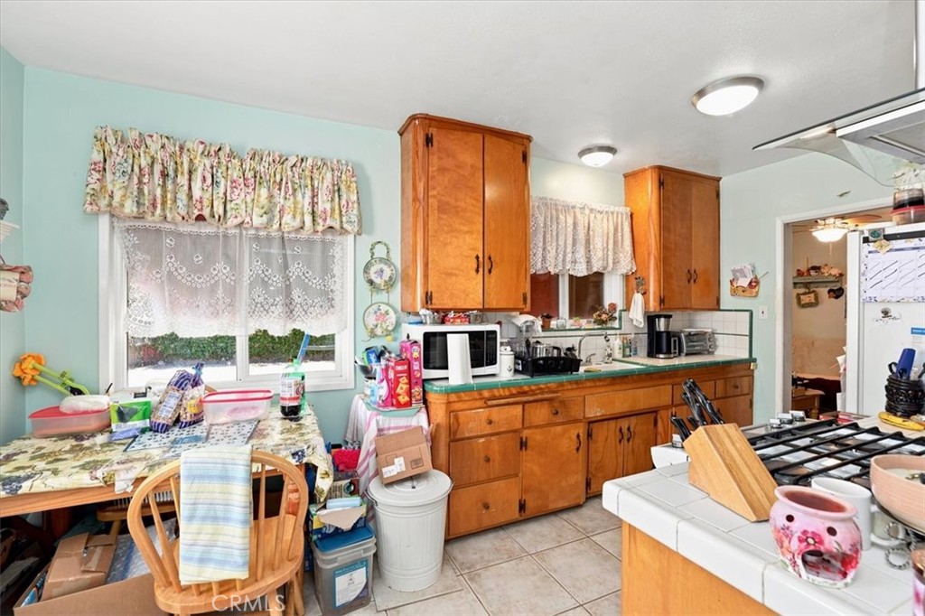 615 W 6th