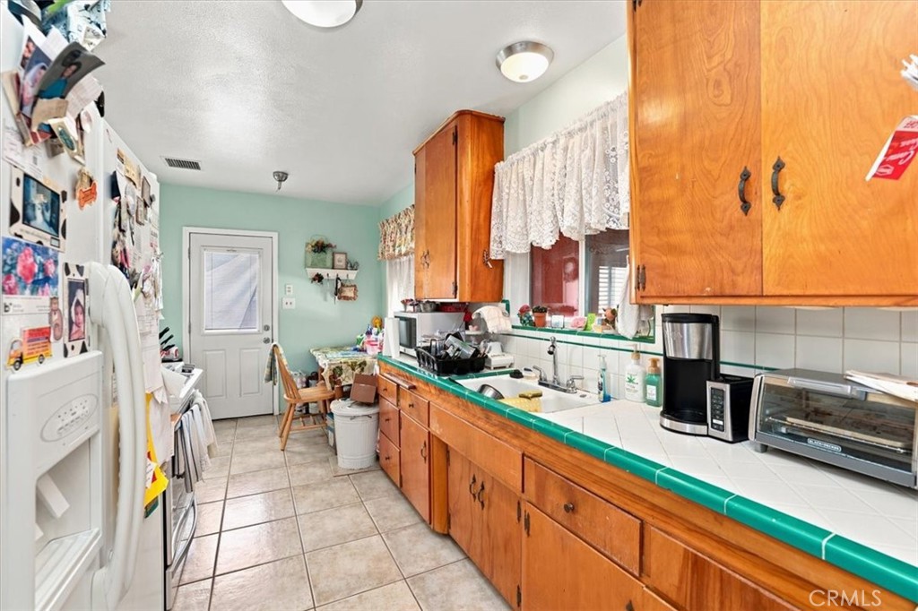 615 W 6th