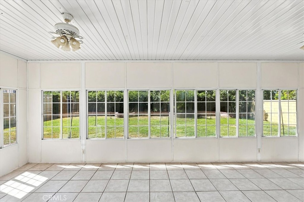 14993 Oak Spring