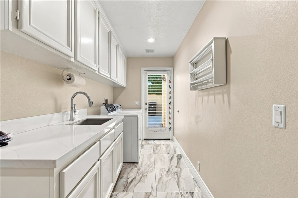 421 E 21st