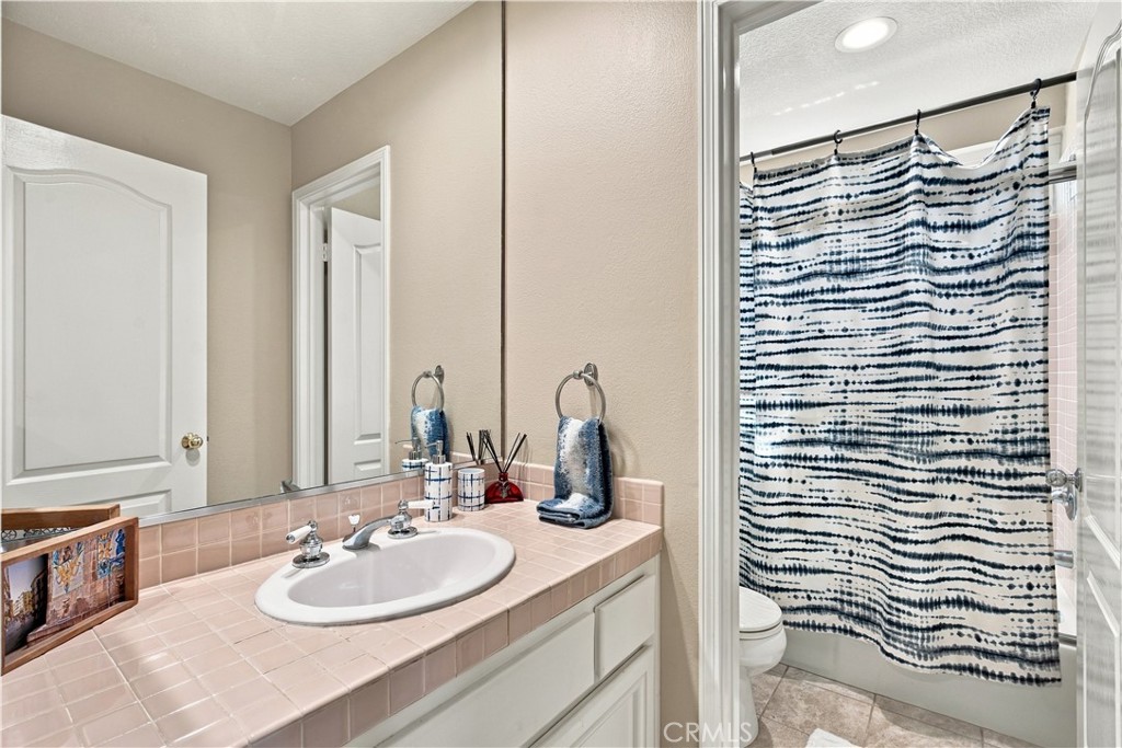 421 E 21st