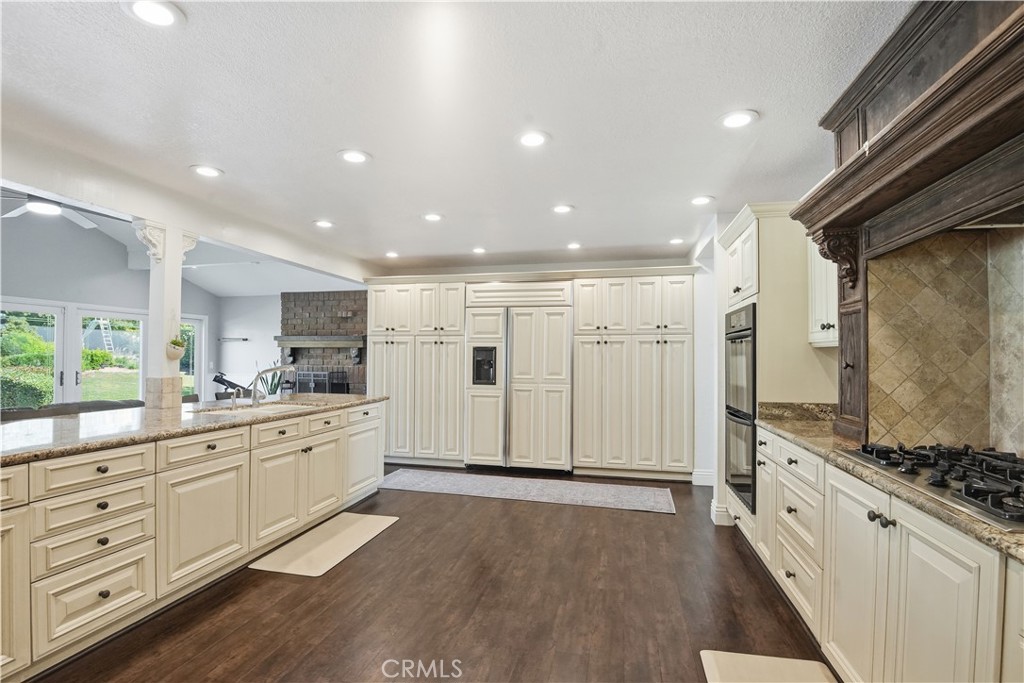 10902 Wilson