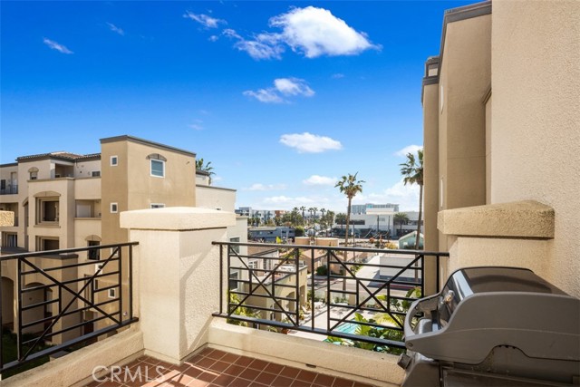 200 Pacific Coast HWY Unit: 341